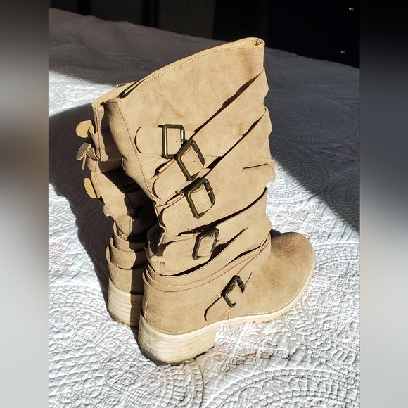 Hanah Camel Boots - Picture 2 of 7